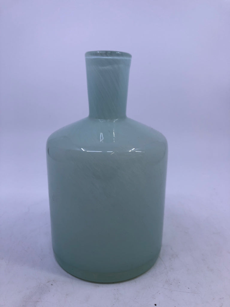 BLUE BLOWN GLASS NARROW NECK VASE.