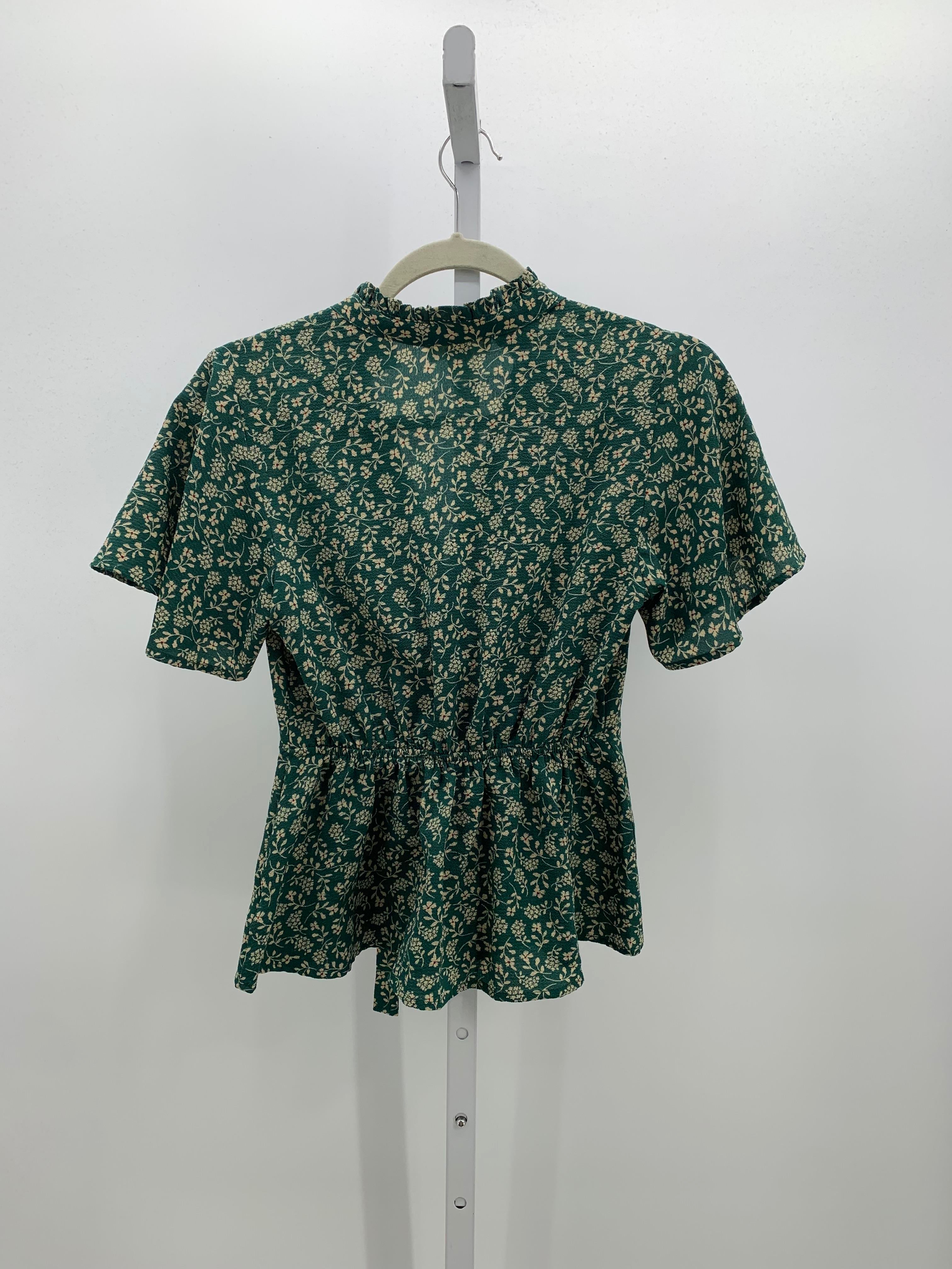 monteau Size Small Juniors Short Sleeve Shirt