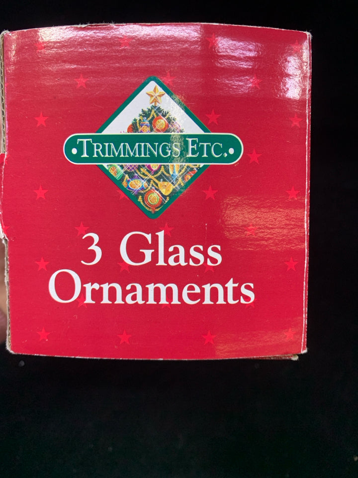 NIB 3 WHITE W/ GLITTER ORNAMENTS.