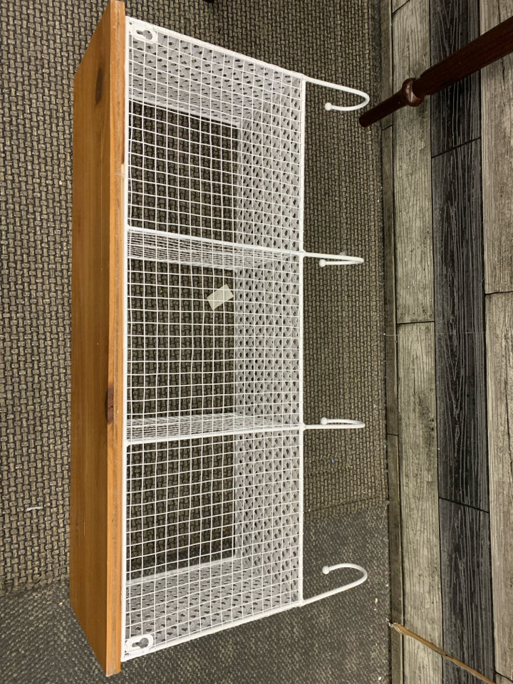 WHITE MESH WALL HANGING W 4 HOOKS AND CUBBIES.