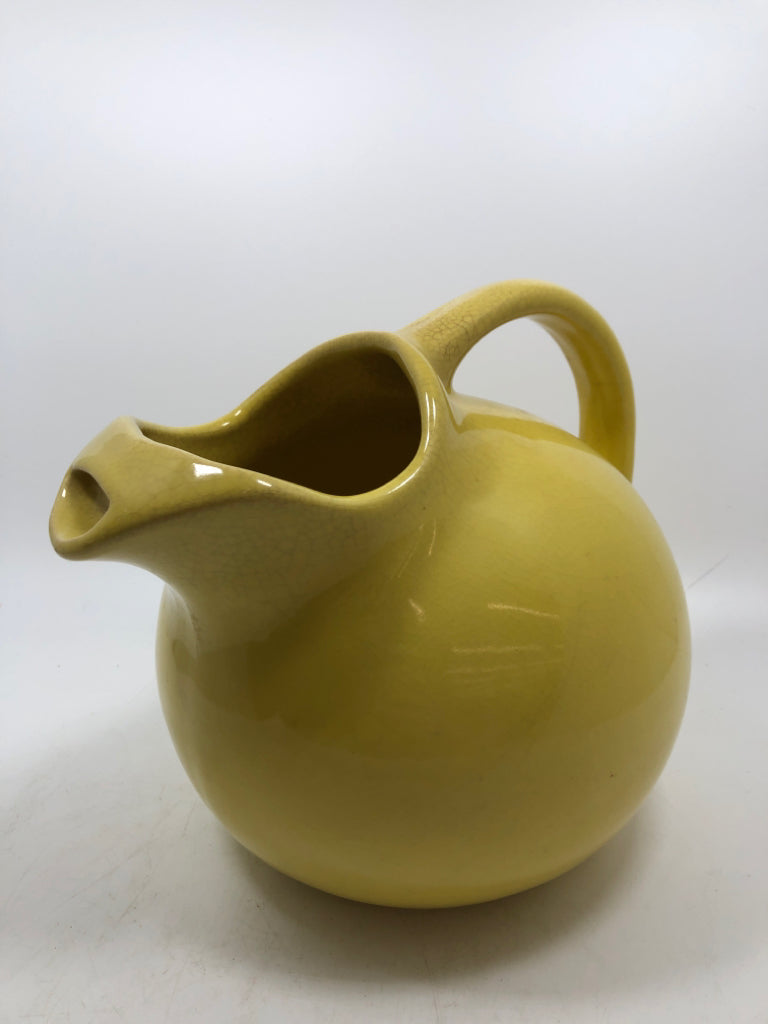 VTG YELLOW CERAMIC BALL PITCHER.