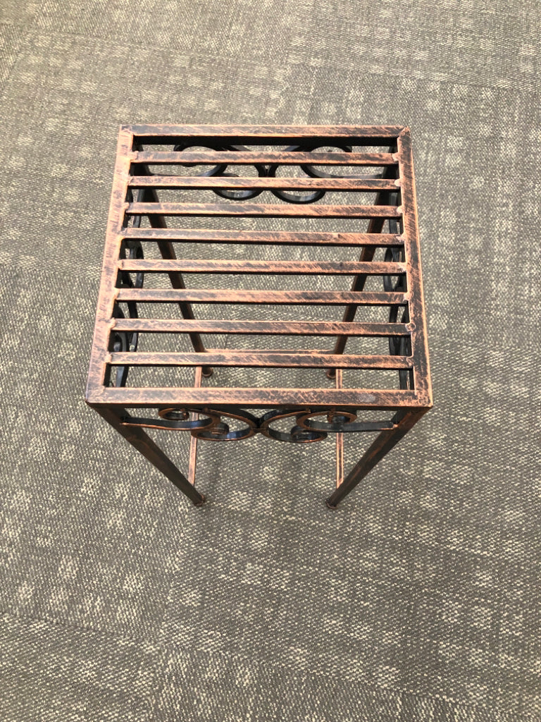 RED DISTRESSED METAL PLANT STAND.