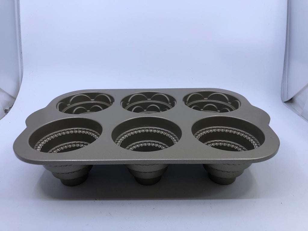 NORDICWARE TIERED CAKELET PAN.