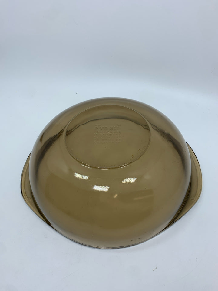 BROWN GLASS PYREX CASSEROLE W/LID.