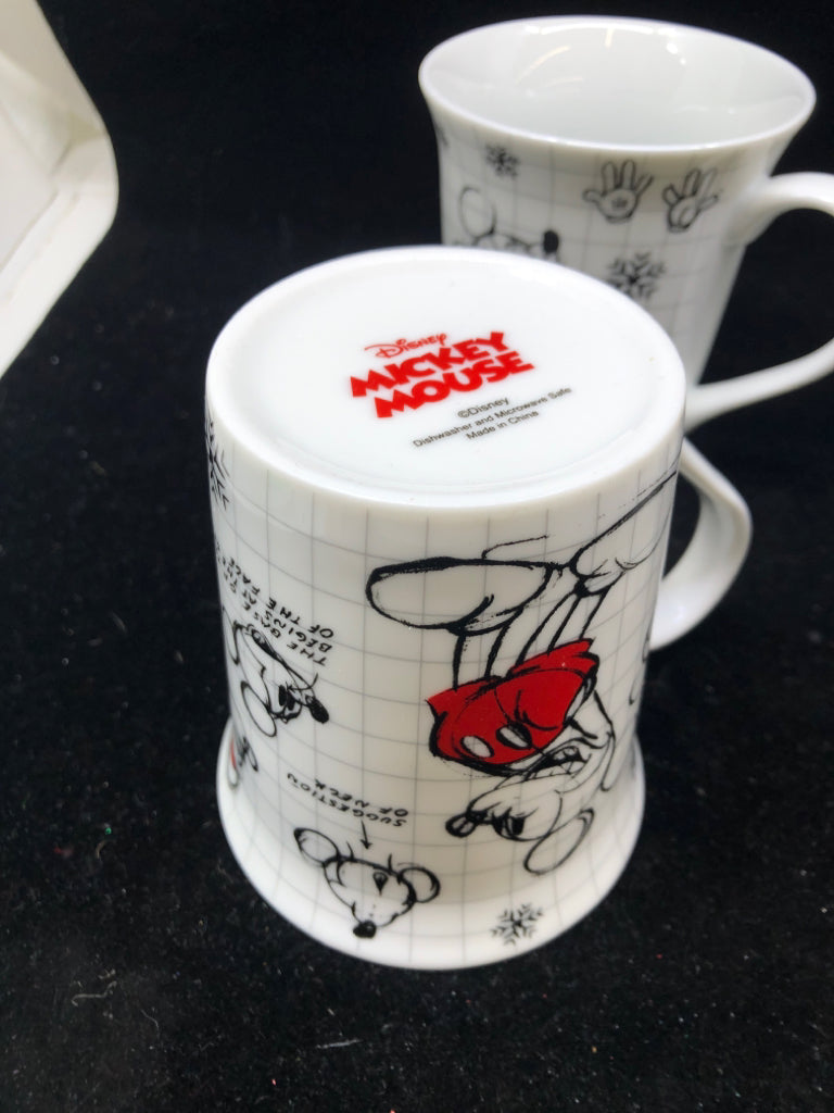 4 CHRISTMAS MICKEY SANTA SKETCH ART MUGS.