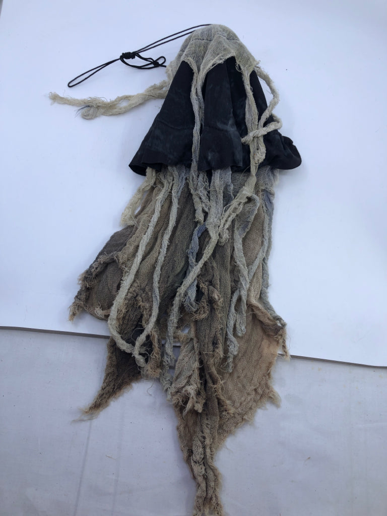 HANGING GHOST SKELETON.
