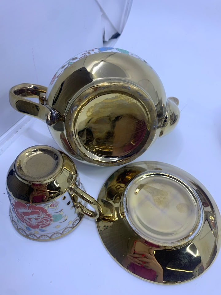 SVC FOR 4 TEA SET WHITE GOLD ACCENTS BLUE/PINK ROSES.