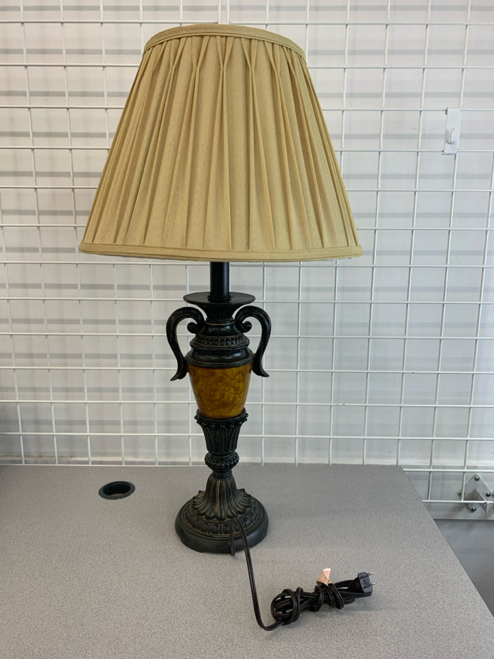 VTG-STYLE URN SHAPED LAMP W/PLEATED SHADE.