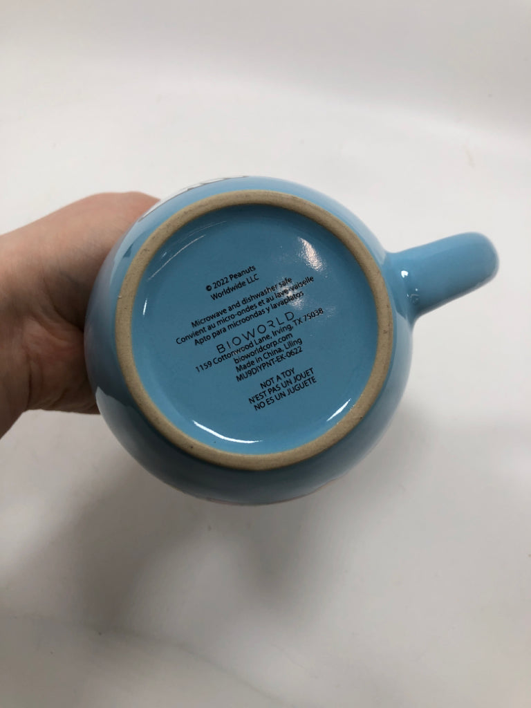"I LOVE THE HOLIDAY SEASON" PEANUTS MUG.