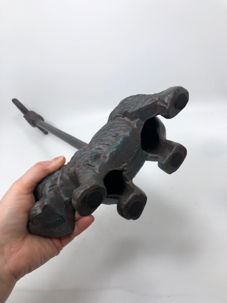 HEAVY METAL SCOTTIE DOG DOOR STOPPER.