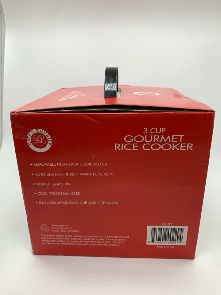 NIB 3 CUP RICE COOKER.