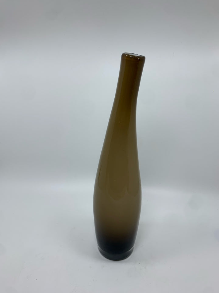 BROWN BLOWN GLASS CURVED BUD VASE.