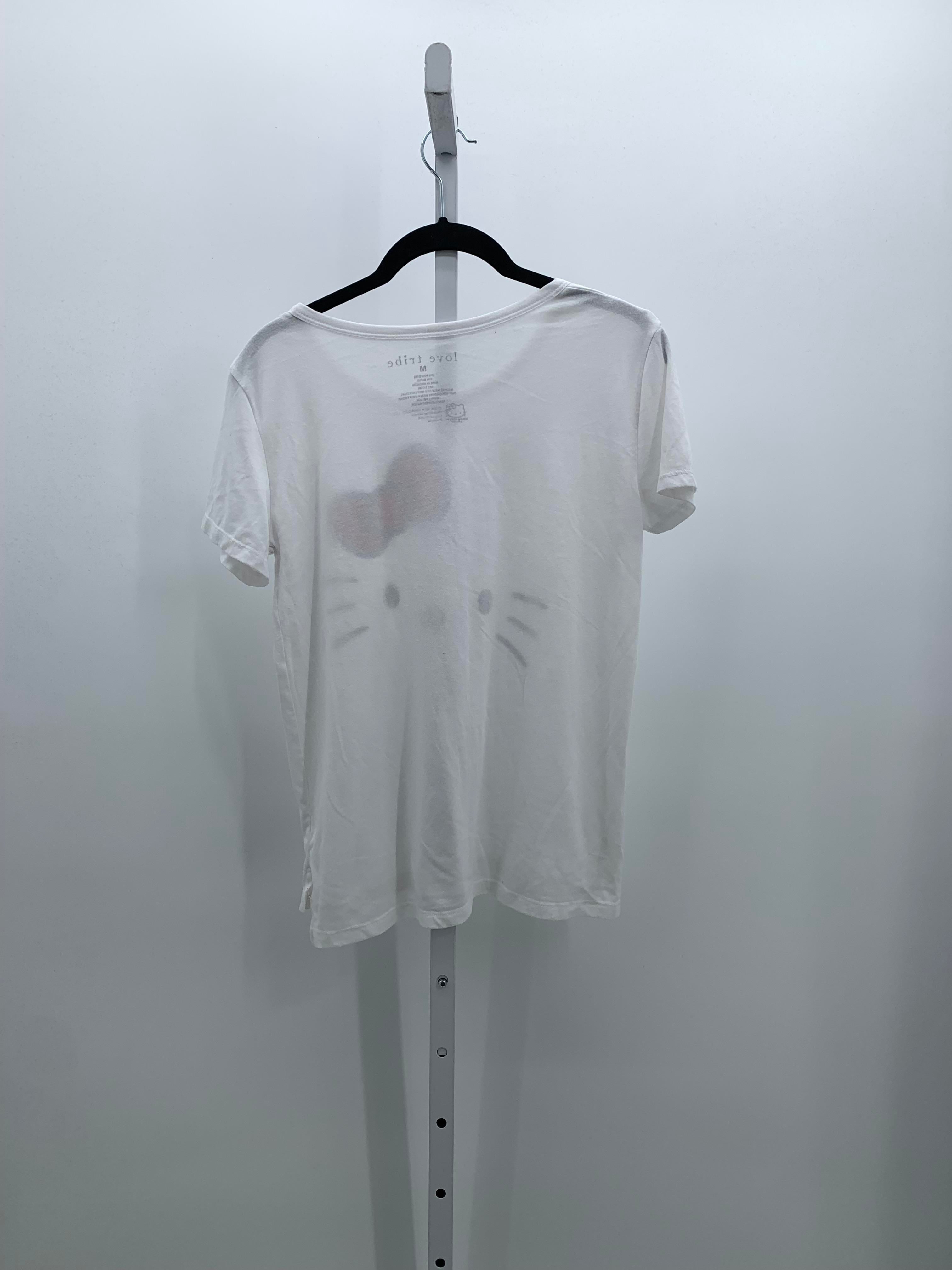 Size Medium Juniors Short Sleeve Shirt
