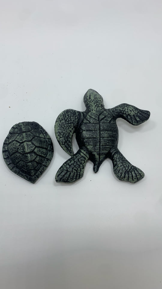 GREEN METAL TURTLE RING DISH W/LID.