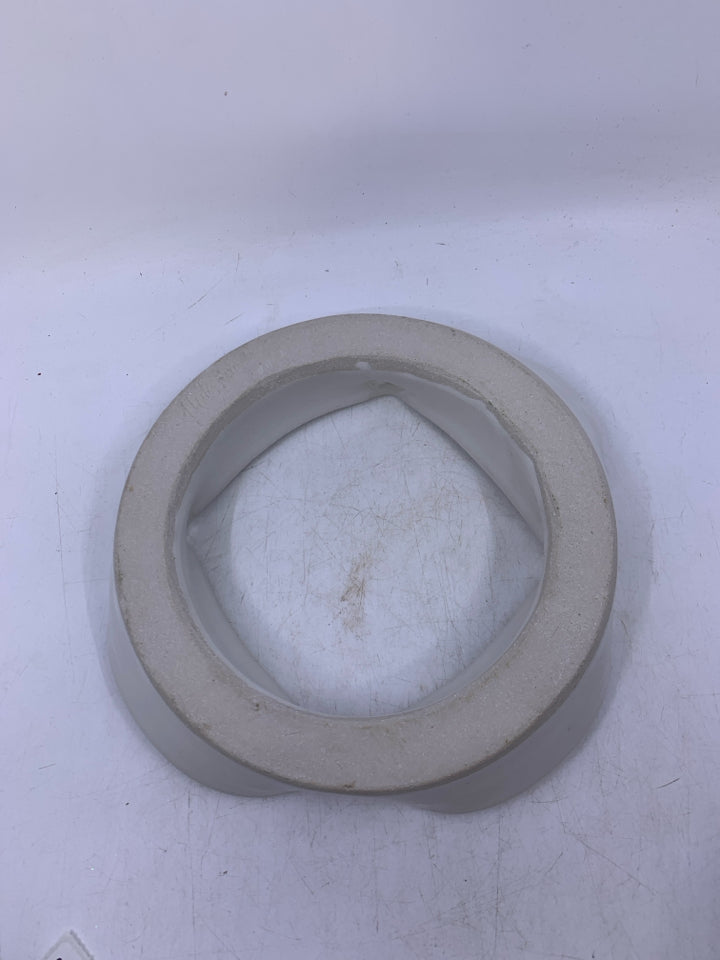 SHALLOW 4 SLOT CIRCLE VASE.