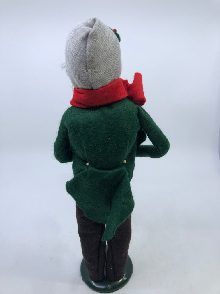 BYERS' CHOICE OLD MAN HOLDING FRENCH HORN-1992.