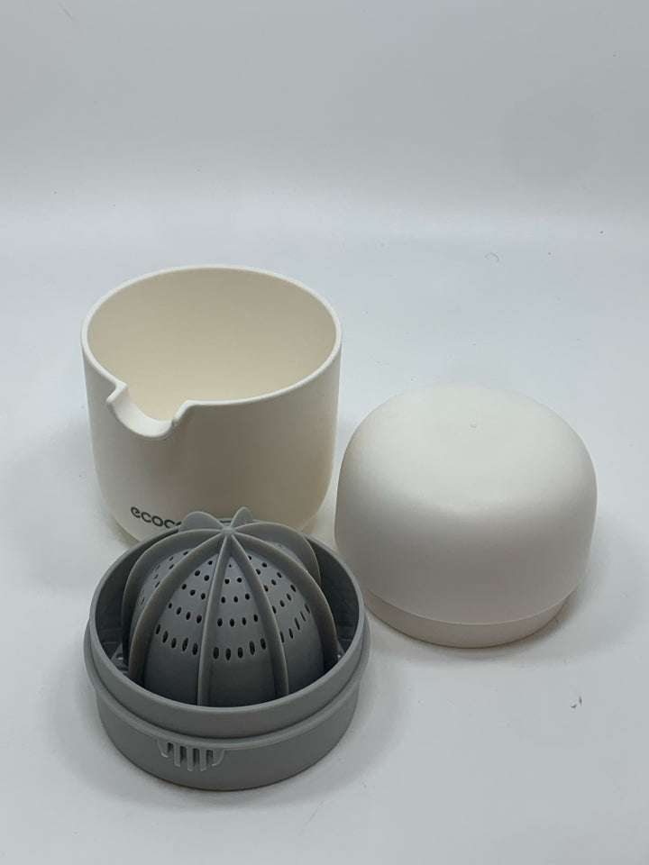 ECOCO PLASTIC JUICER.