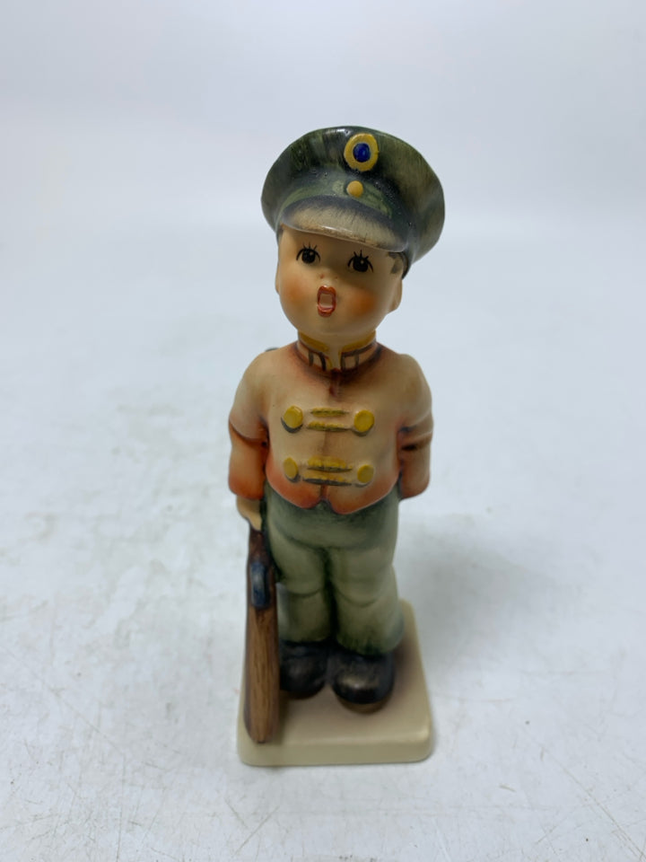 VTG HUMMEL "SOLIDER BOY" #332 FIGURINE.