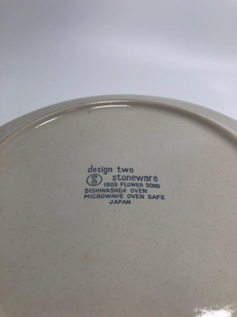 4 VTG FLOWER SONG STONEWARE PLATES.