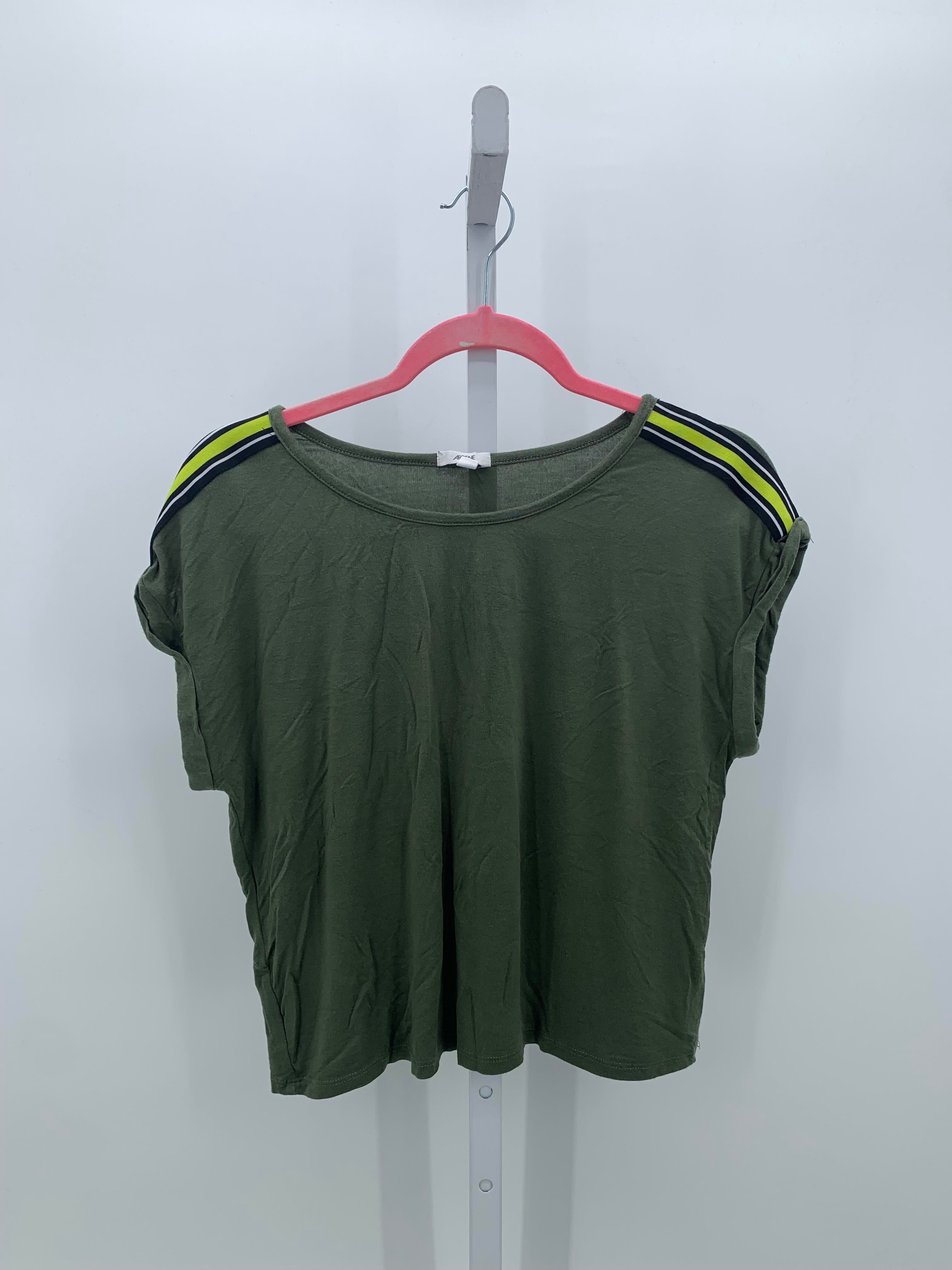 Size Large Juniors Short Sleeve Shirt