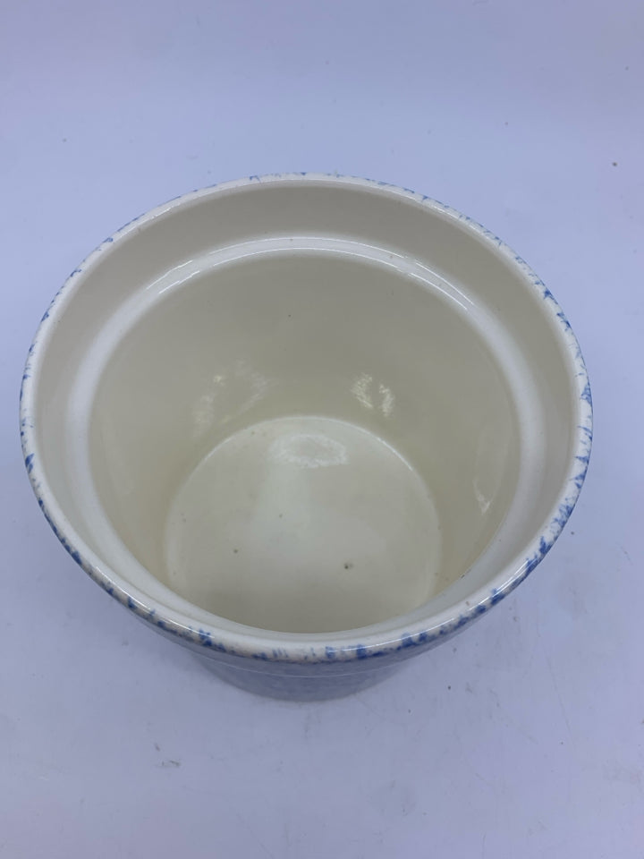 BLUE SPONGE CANISTER.