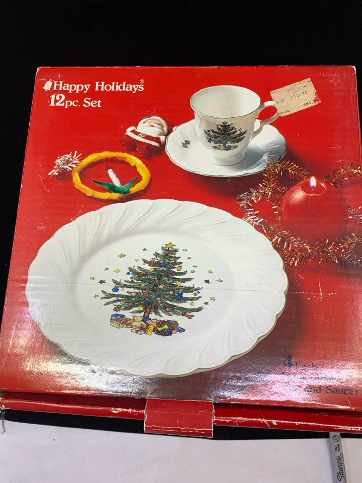 12pc HAPPY HOLIDAYS SVC 4- DINNER PLATES, CUPS, SAUCERS- IN BOX.
