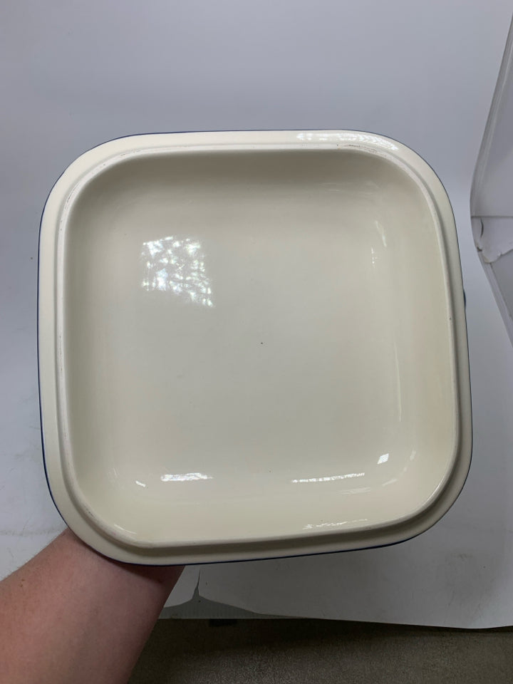 OLD WORLD PATTERN HEAVY BAKING DISH W/ LID.