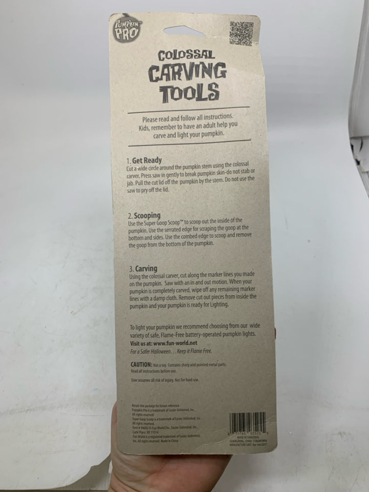 NIP COLOSSAL PUMPKIN CARVING TOOLS.