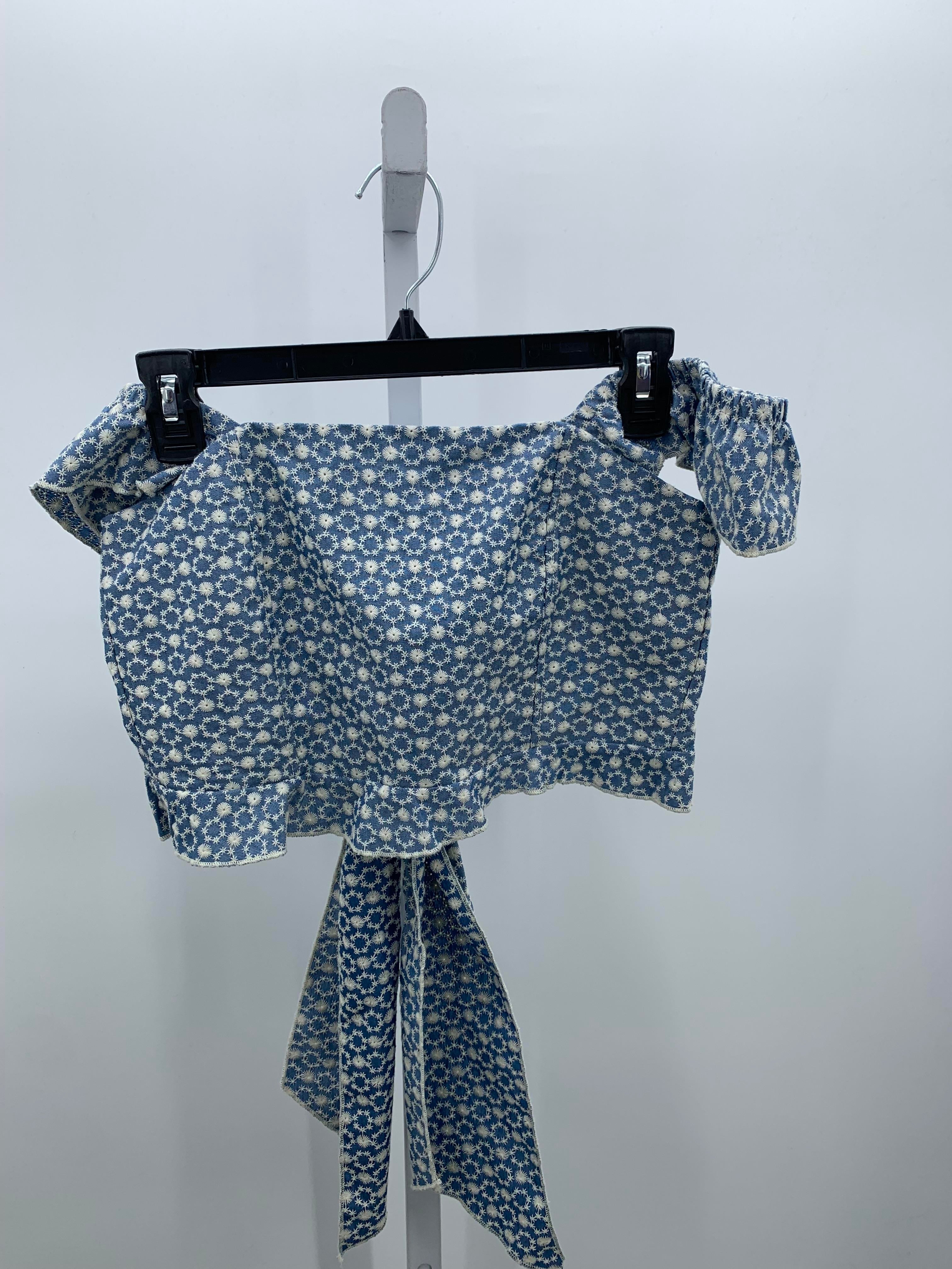 Size Small Juniors Short Sleeve Shirt