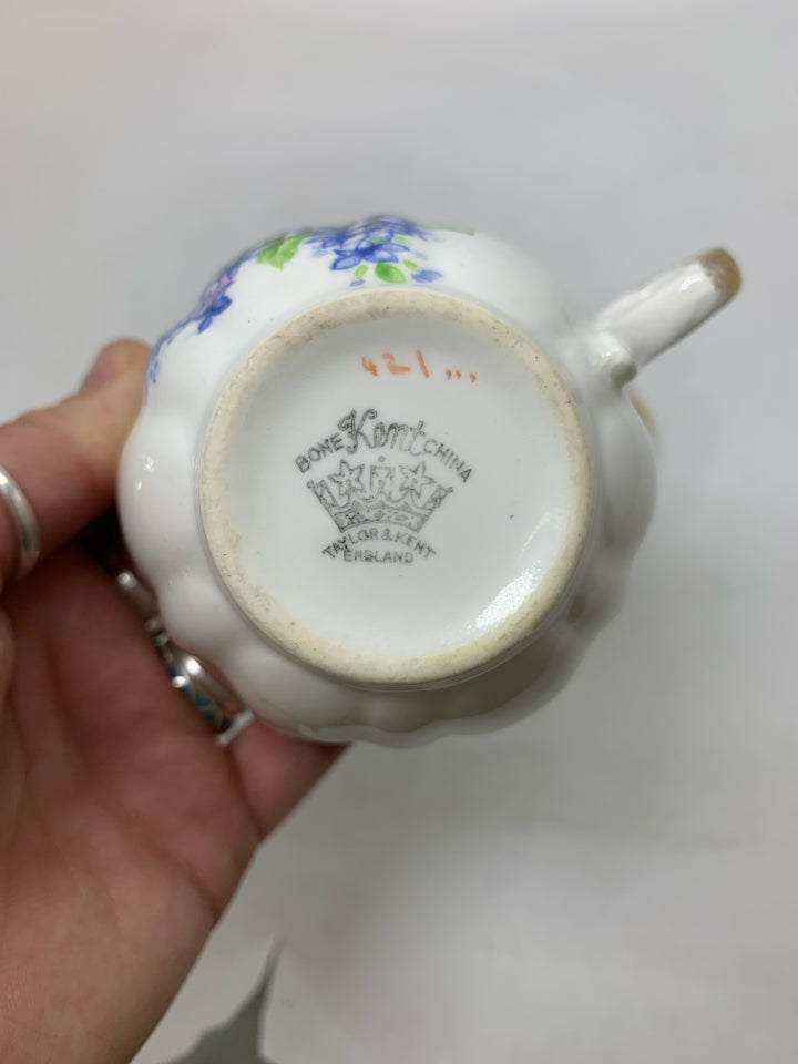 SMALL BLUE FLOWERS TEA CUP.