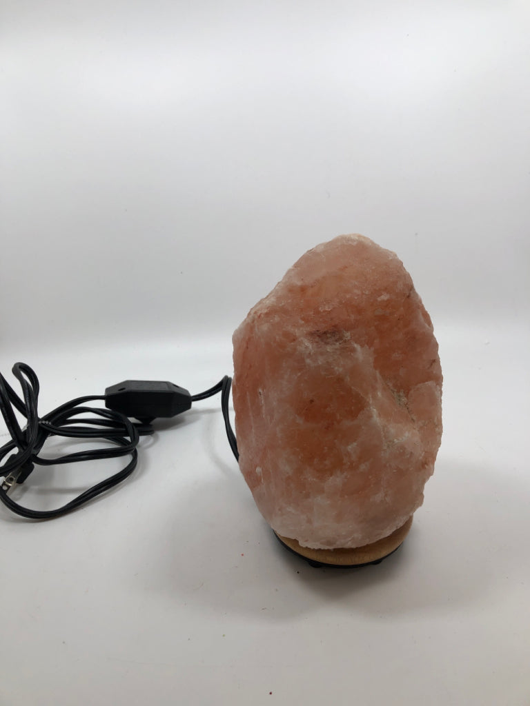 PINK SALT ACCENT LAMP