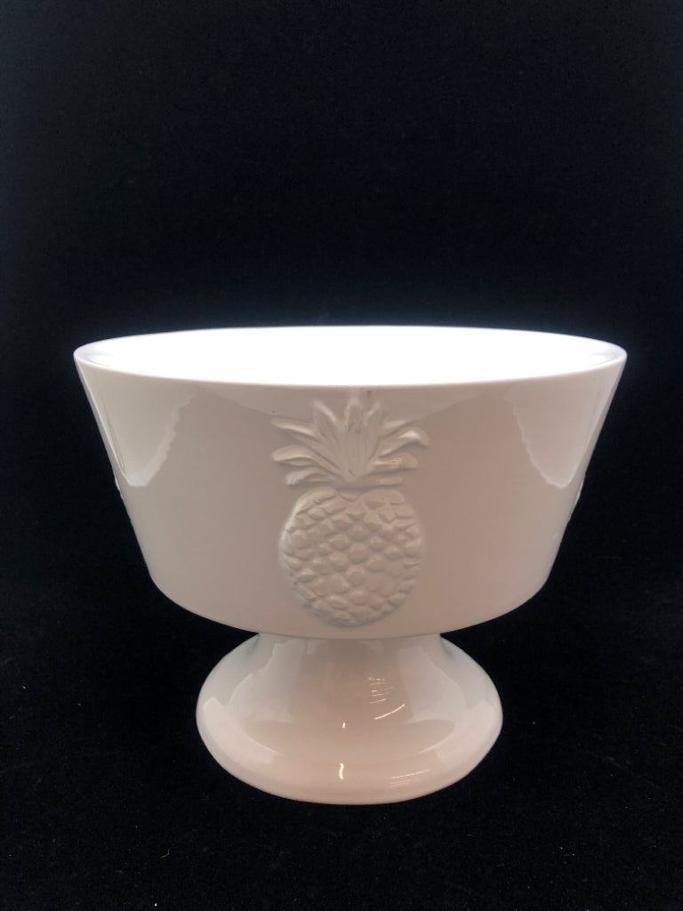WHITE DESSERT BOWL W/PINEAPPLE DESIGN.