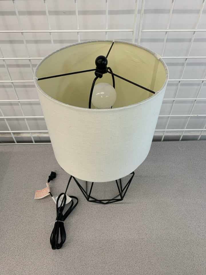 GEOMETRIC METAL TABLE LAMP W/CANVAS SHADE.