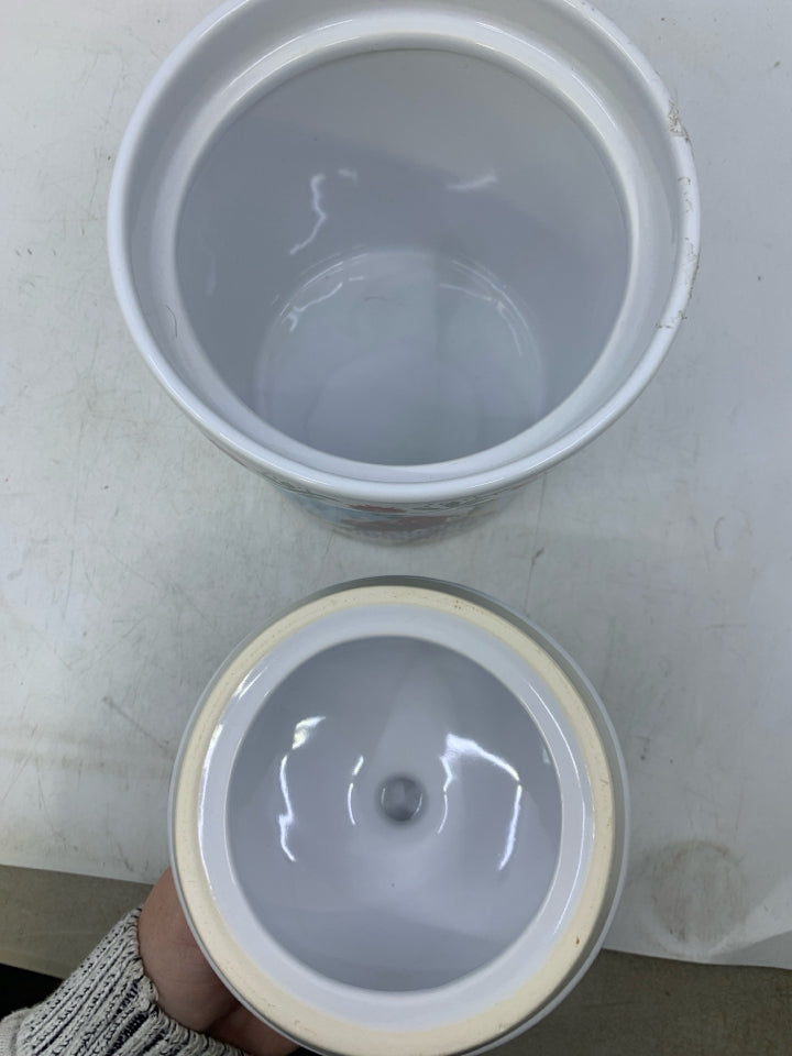 CERAMIC HEARTWOOD CREEK JIM SHORE SANTA CANISTER.