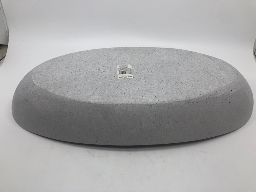 GRAY STONE CENTERPIECE DISH.