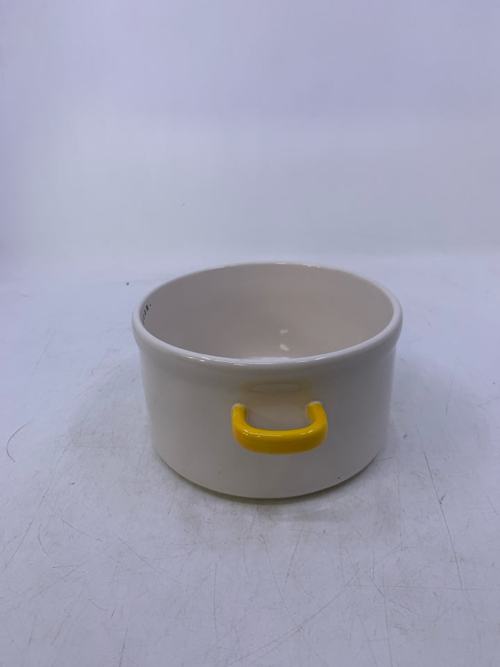 QUEEN BEE CIRCLE BAKER W/ YELLOW HANDLES EMBOSSED BEE.