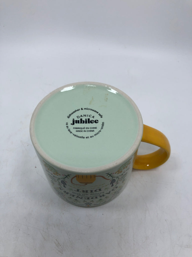 GARDENERS KNOW ALL THE DIRT MUG.