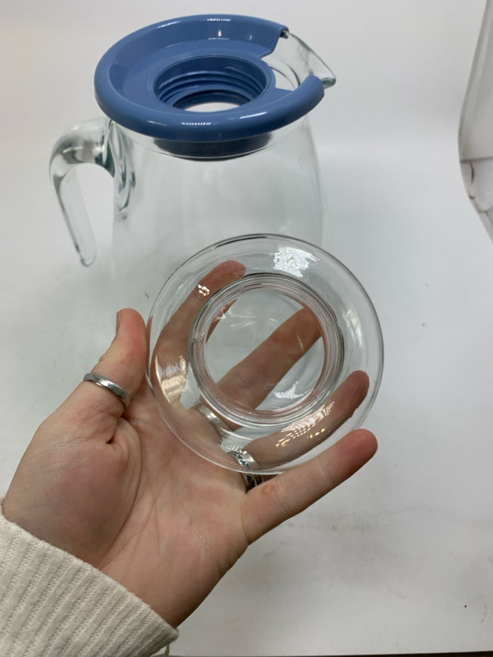 LARGE GLASS PITCHER/CARAFE W/ GLASS/PLASTIC LID.