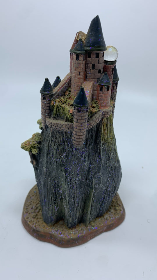 SPOONTIQUES CASTLE ON HILL FIGURINE.