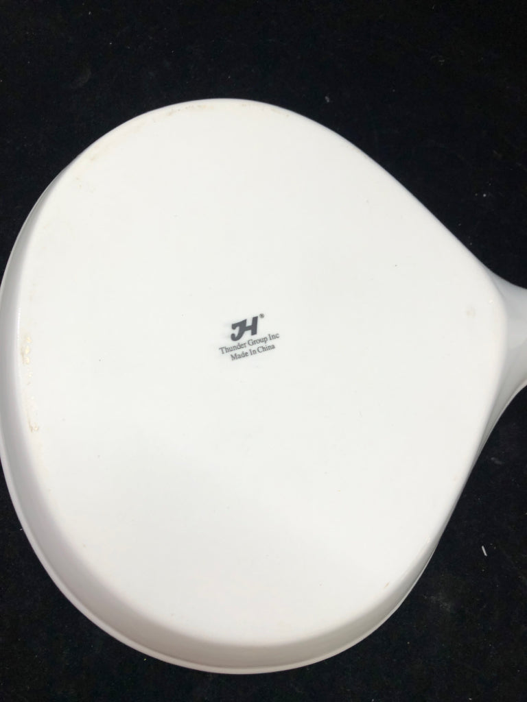 SKILLET STYLE WHITE SERVING DISH.