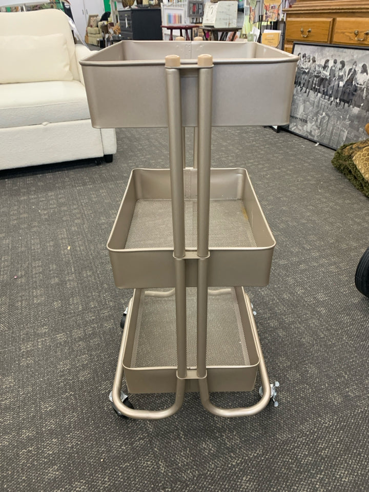 3 TIER METAL ORGANIZER CART.