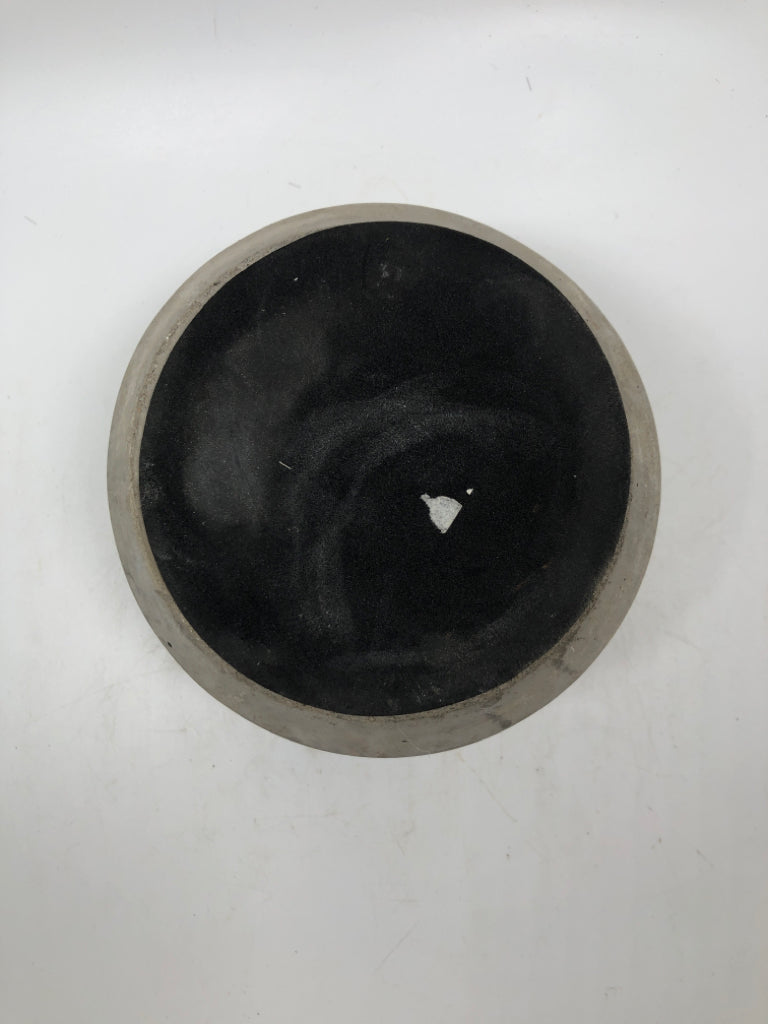 GRAY STONEWARE PLANTER.