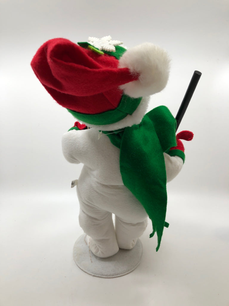 ANNALEE SNOWMAN HOLDING BROOM & PIPE.