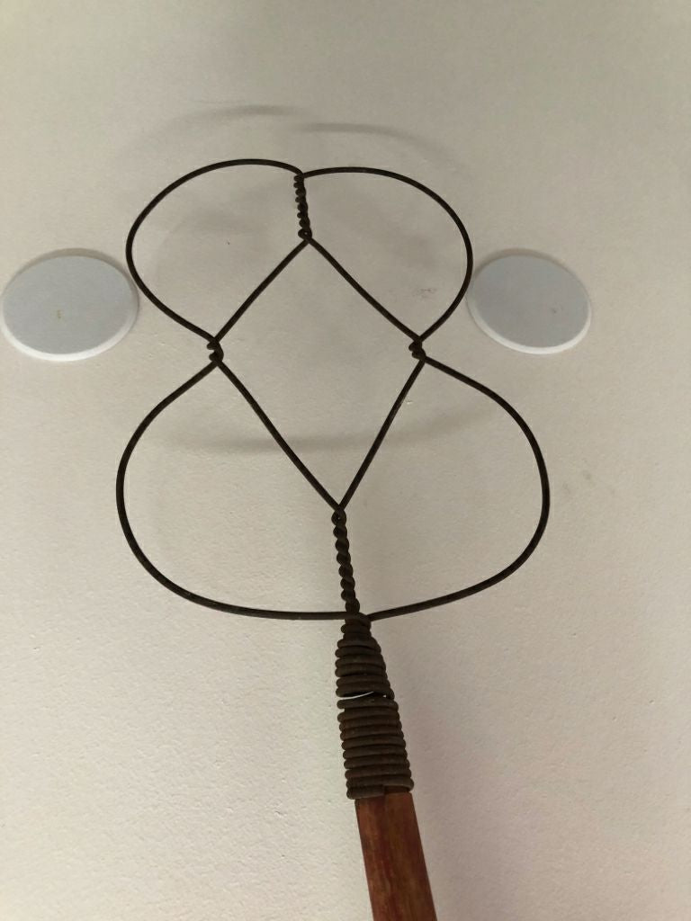 RUG BEATER PRIMITIVE DECOR.