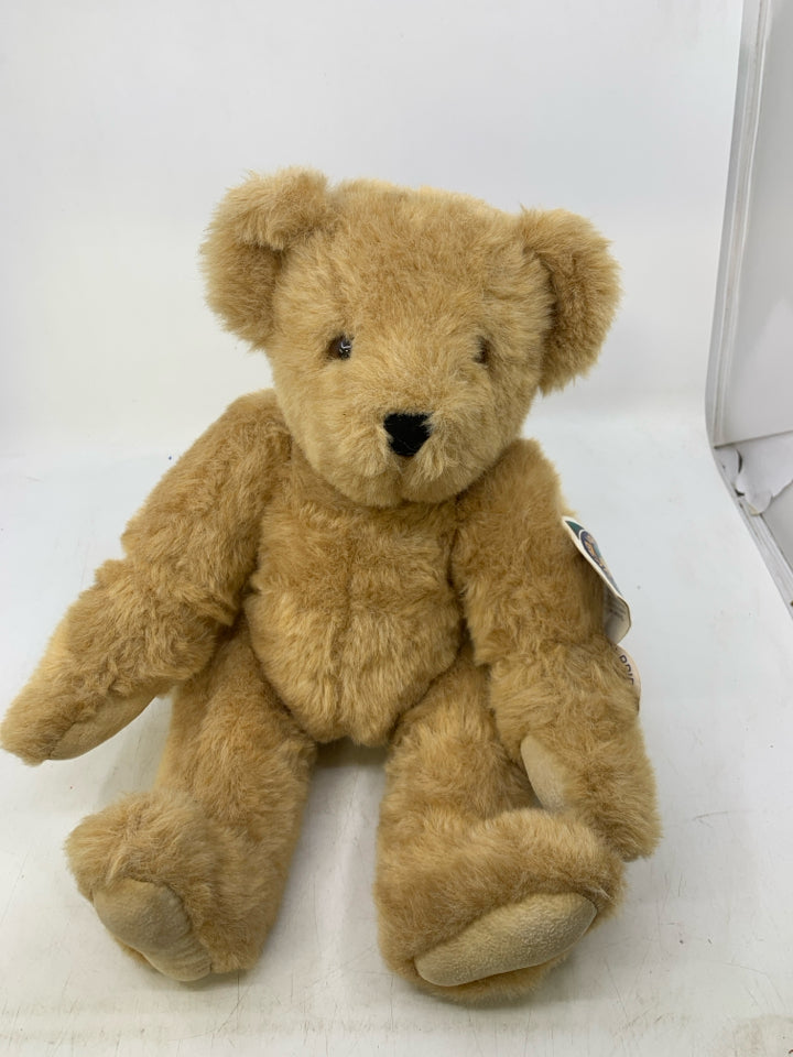 LIGHT BROWN VERMONT TEDDY BEAR W/ TAGS.