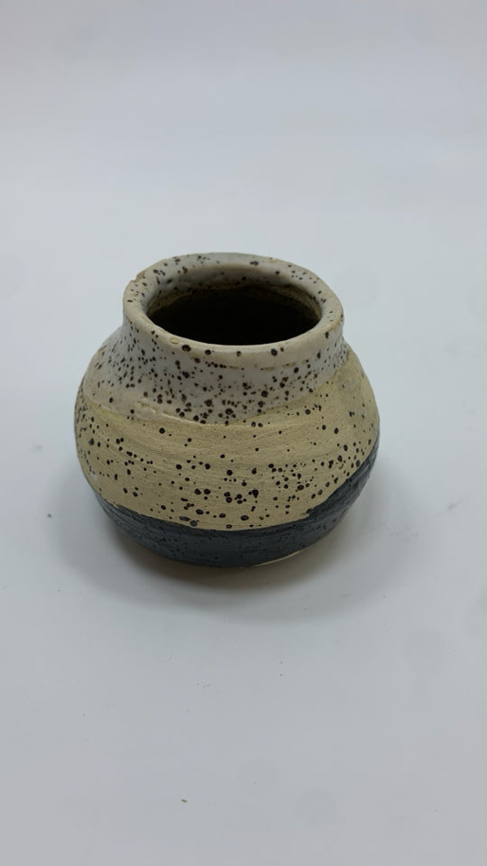 MINI CREAM W/BROWN SPECKLES POTTERY BUD VASE.