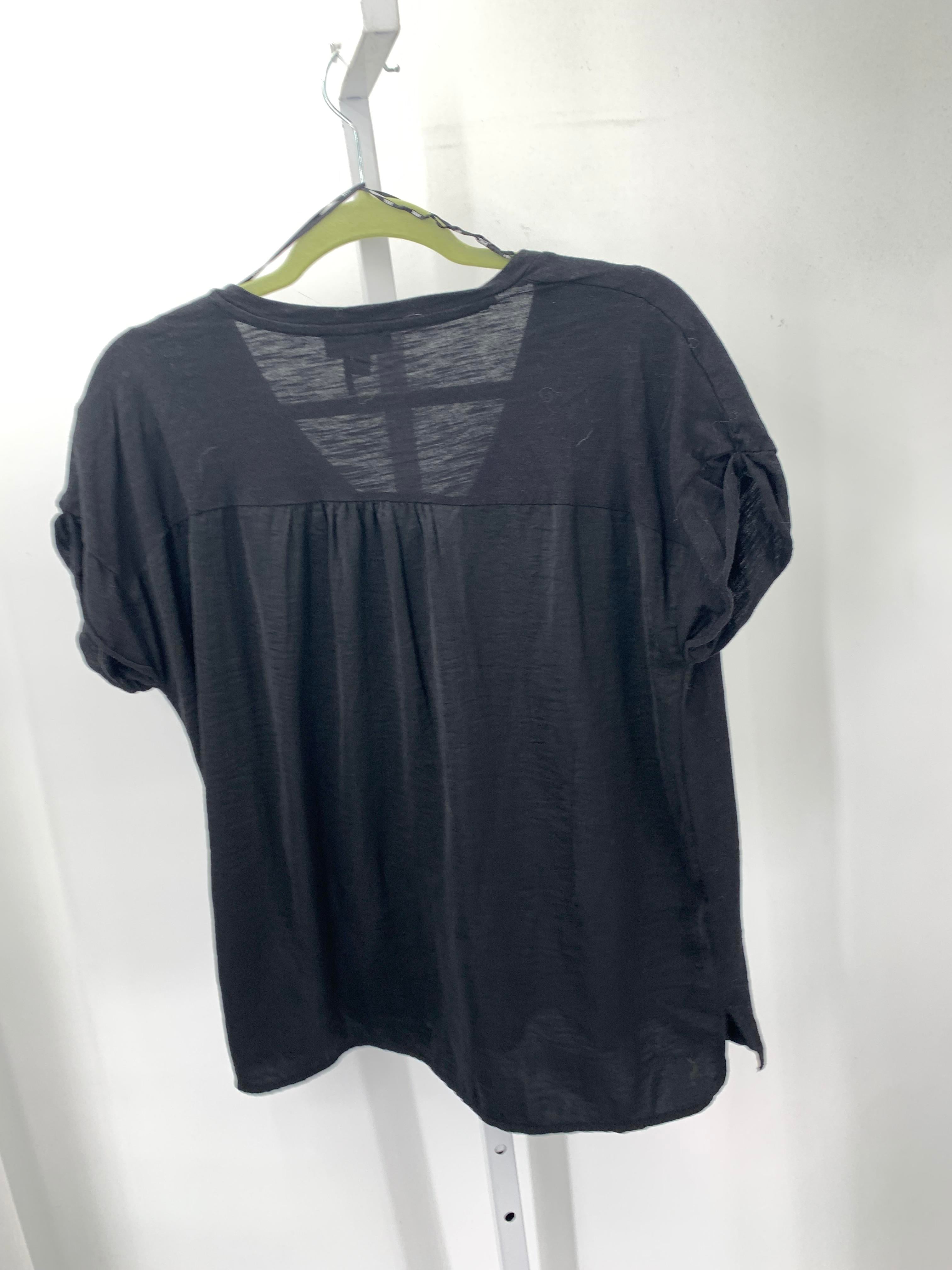 DKNY Size Medium Misses Short Sleeve Shirt