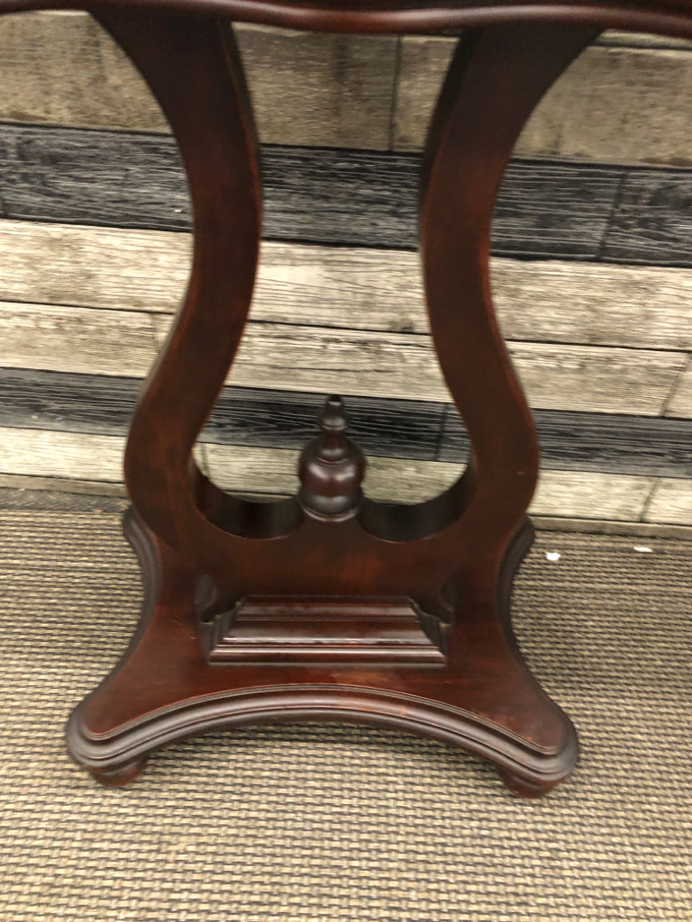 VTG SWIVEL TOP HARP SHAPED END TABLE.