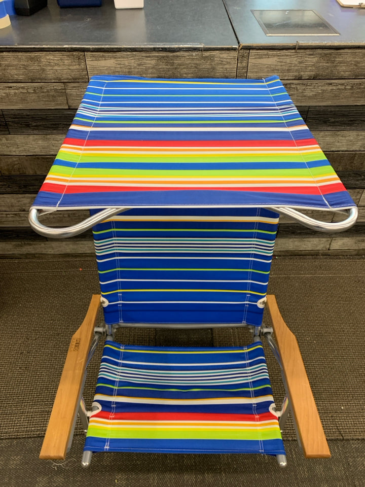 BLUE STRIPE RIO BEACH CHAIR W/SUN COVER.