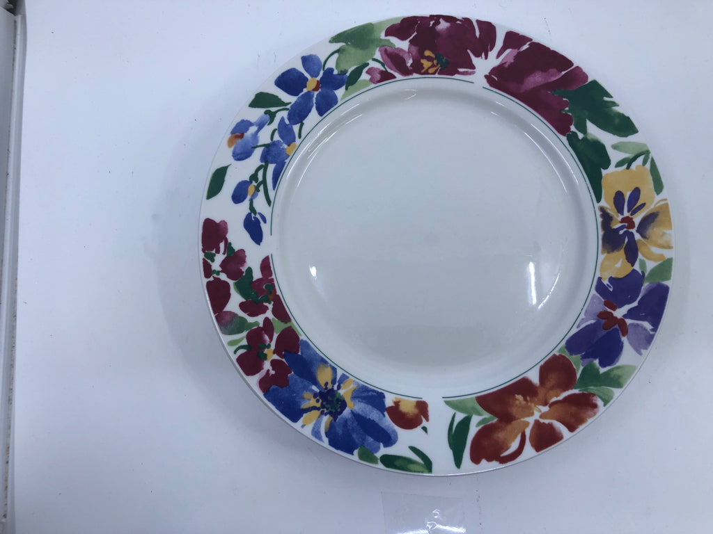 20 PC WHITE & FLORAL DISH SET.